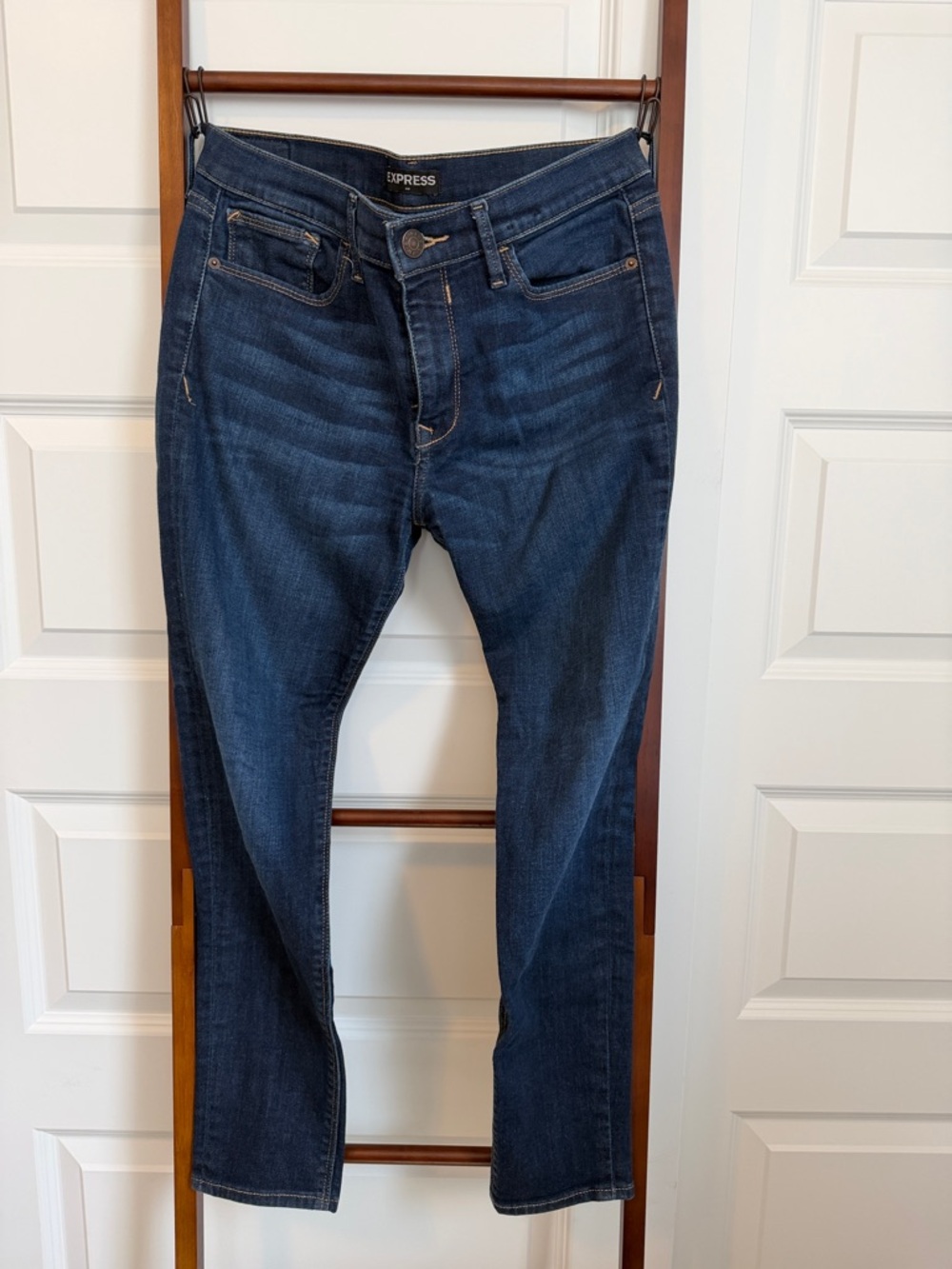 Express Women’s Skinny Jeans in Dark Blue Wash